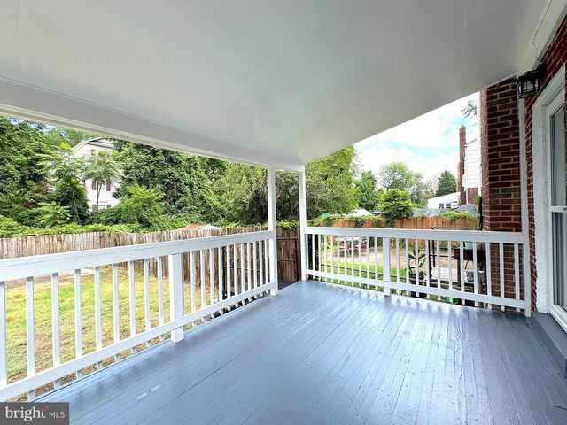 5700 FENWICK DR, Alexandria, VA 22303