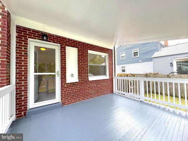 5700 FENWICK DR, Alexandria, VA 22303