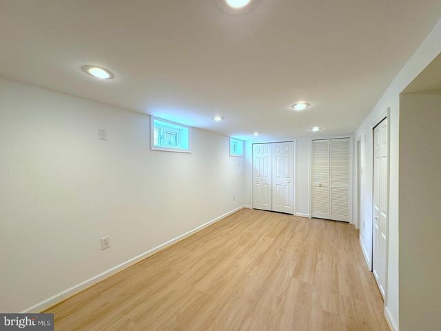 5700 FENWICK DR, Alexandria, VA 22303