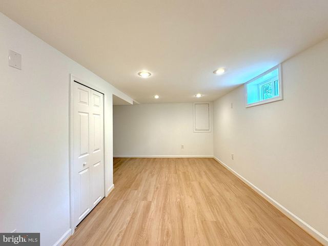 5700 FENWICK DR, Alexandria, VA 22303