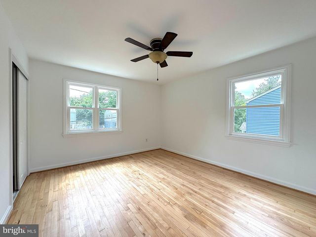 5700 FENWICK DR, Alexandria, VA 22303
