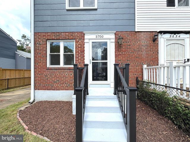 5700 FENWICK DR, Alexandria, VA 22303