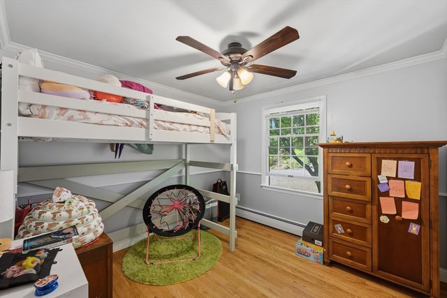 10 Blueberry Ln, Sturbridge, MA 01566