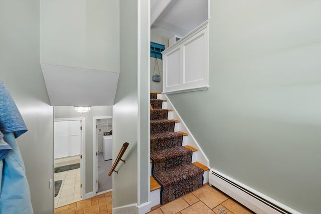 10 Blueberry Ln, Sturbridge, MA 01566