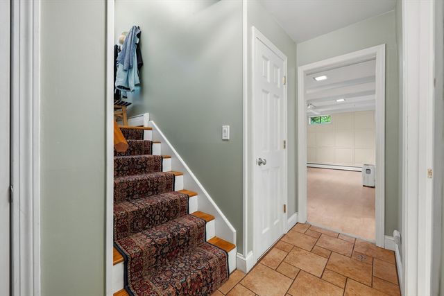 10 Blueberry Ln, Sturbridge, MA 01566