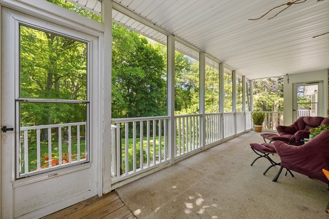 10 Blueberry Ln, Sturbridge, MA 01566