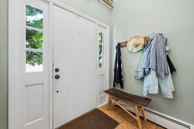 10 Blueberry Ln, Sturbridge, MA 01566