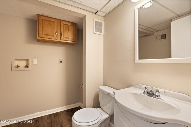 9840 Oakshire Dr, Jeffersontown, KY 40299