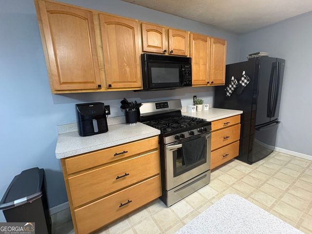 3940 Hardee Drive NW, Kennesaw, GA 30152