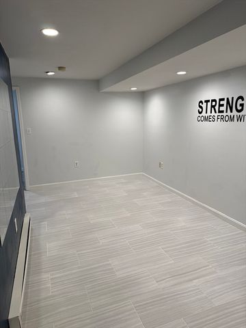 850 Dorchester Ave House, Boston, MA 02125