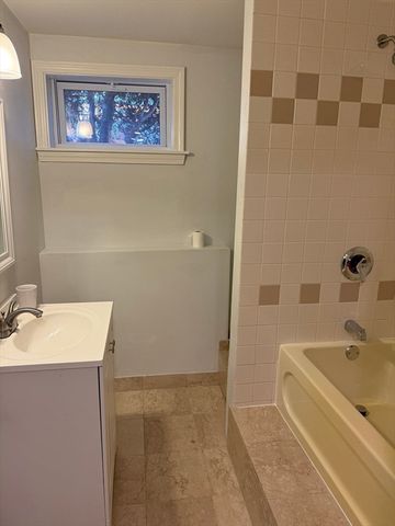 850 Dorchester Ave House, Boston, MA 02125