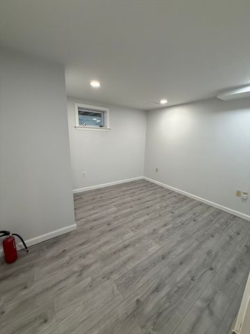 850 Dorchester Ave House, Boston, MA 02125