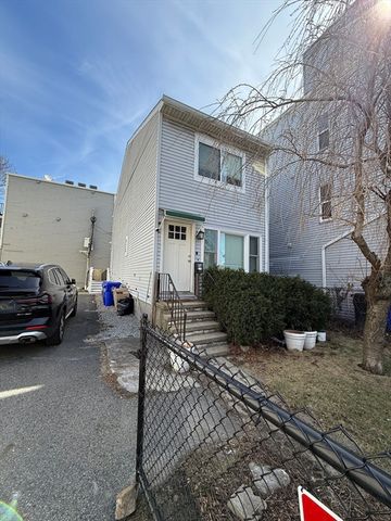 850 Dorchester Ave House, Boston, MA 02125