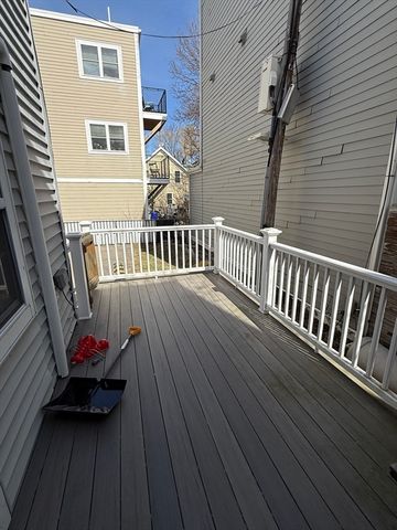 850 Dorchester Ave House, Boston, MA 02125