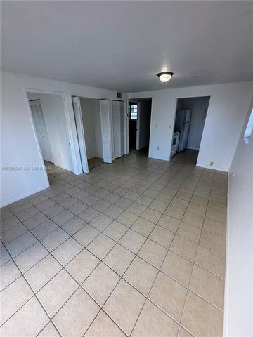 2001 Bay Dr 204, Miami Beach, FL 33141