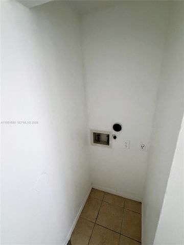 2001 Bay Dr 204, Miami Beach, FL 33141