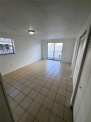 2001 Bay Dr 204, Miami Beach, FL 33141