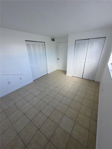 2001 Bay Dr 204, Miami Beach, FL 33141