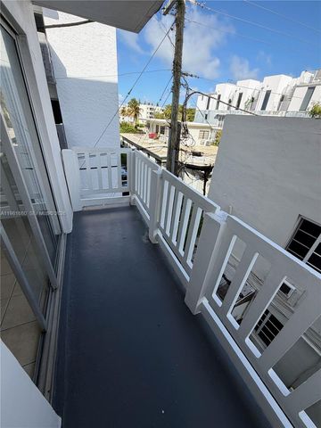 2001 Bay Dr 204, Miami Beach, FL 33141