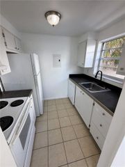 2001 Bay Dr 204, Miami Beach, FL 33141