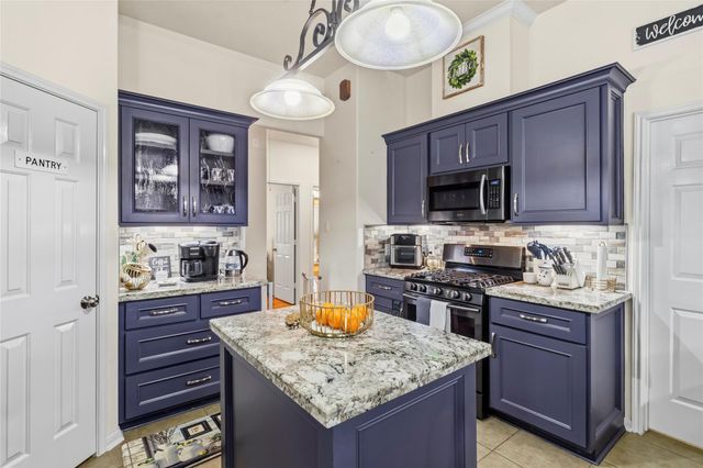 9911 King William Drive, La Porte, TX 77571