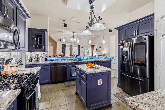 9911 King William Drive, La Porte, TX 77571