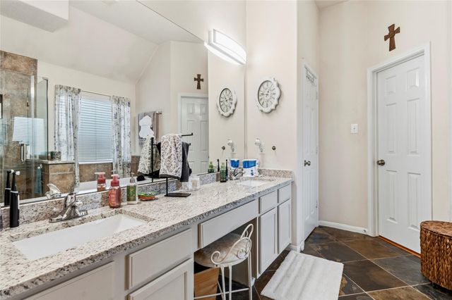 9911 King William Drive, La Porte, TX 77571