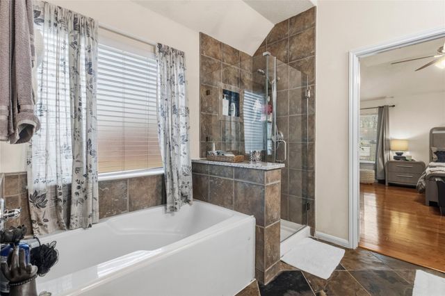 9911 King William Drive, La Porte, TX 77571