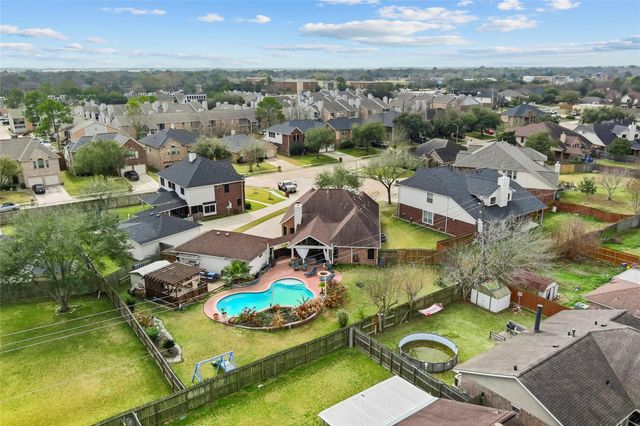 9911 King William Drive, La Porte, TX 77571