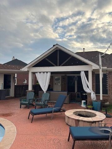 9911 King William Drive, La Porte, TX 77571