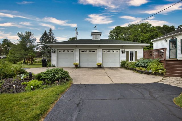 8045 Chilson Road, Hamburg Twp, MI 48169