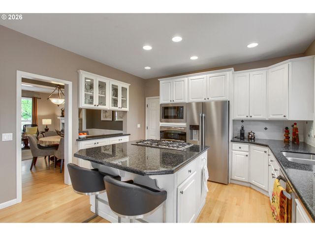 1645 Nw SLOCUM Way, Portland, OR 97229