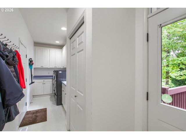 1645 Nw SLOCUM Way, Portland, OR 97229