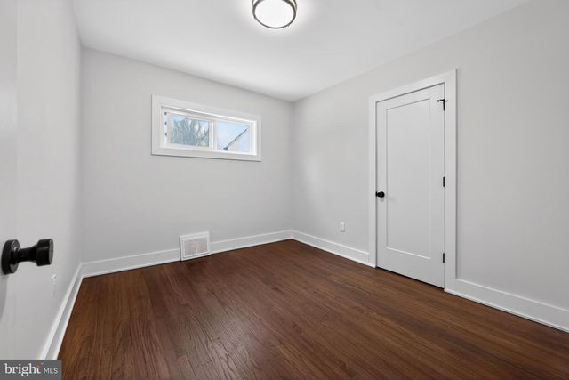 3525 ROCKVIEW DR, Bristol, PA 19007