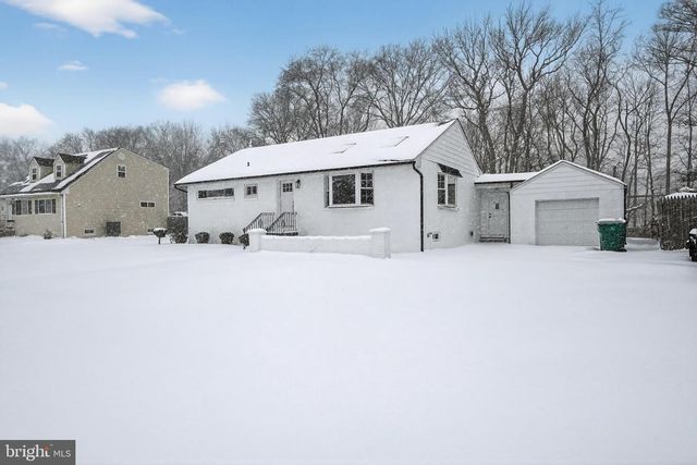 3525 ROCKVIEW DR, Bristol, PA 19007