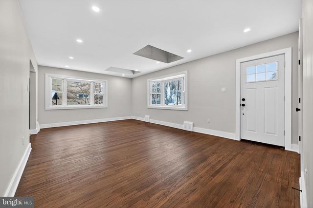 3525 ROCKVIEW DR, Bristol, PA 19007