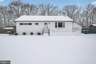 3525 ROCKVIEW DR, Bristol, PA 19007