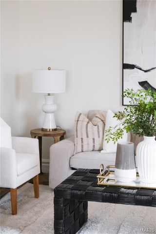 6721 Scanlan Avenue, St Louis, MO 63139