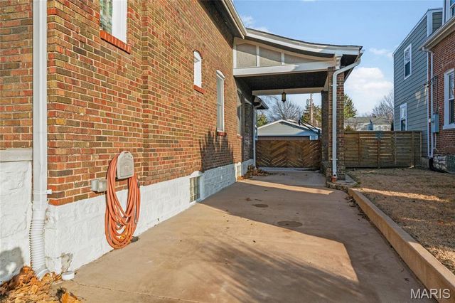 6721 Scanlan Avenue, St Louis, MO 63139