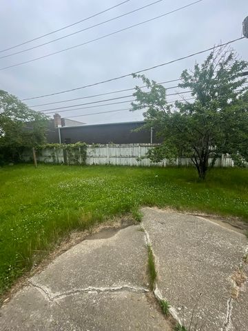 775 Greenbay Avenue, Calumet City, IL 60409