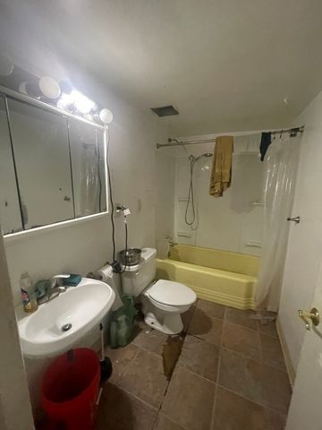 775 Greenbay Avenue, Calumet City, IL 60409