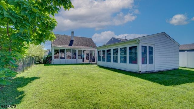 33 Patton Dr, Sayreville Boro, NJ 08872