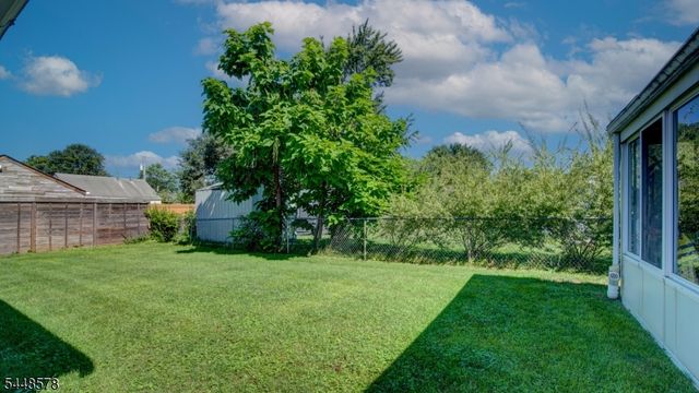 33 Patton Dr, Sayreville Boro, NJ 08872