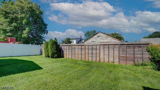 33 Patton Dr, Sayreville Boro, NJ 08872