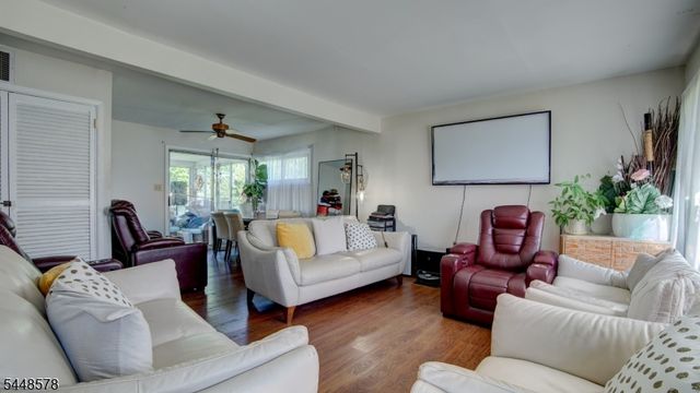 33 Patton Dr, Sayreville Boro, NJ 08872