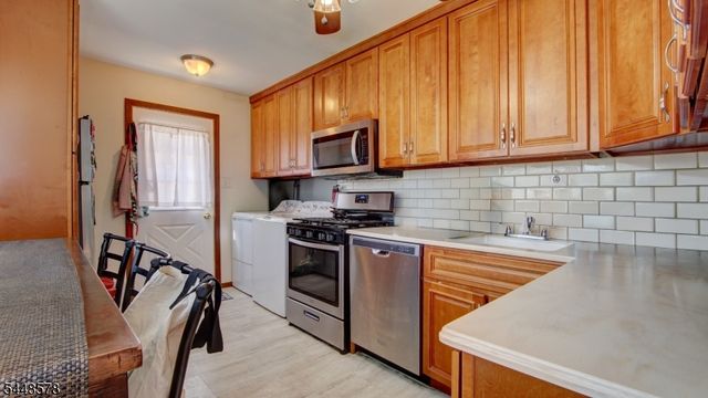 33 Patton Dr, Sayreville Boro, NJ 08872