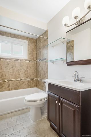 7218 Sterling, Center Line, MI 48015