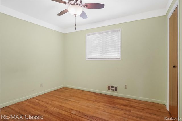 7218 Sterling, Center Line, MI 48015