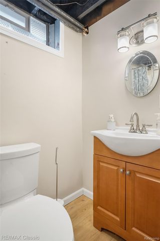 7218 Sterling, Center Line, MI 48015
