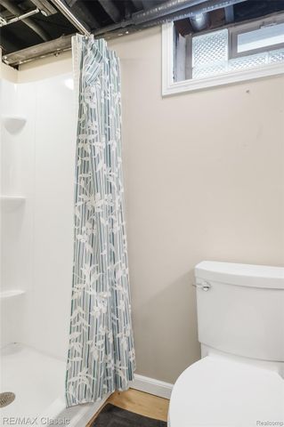 7218 Sterling, Center Line, MI 48015